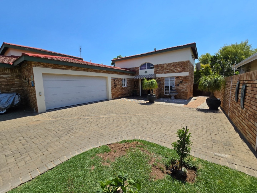 3 Bedroom Property for Sale in Pentagon Park Free State